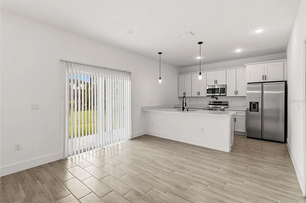 2 bed, 2.0 bath, 1616 sqft, $2,300 — Photo 4