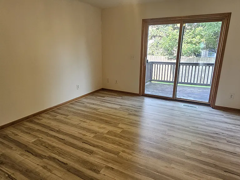 904 Liberty St — Photo 5