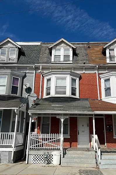 5 bed, 1612 sqft, $1,450 — Photo 1