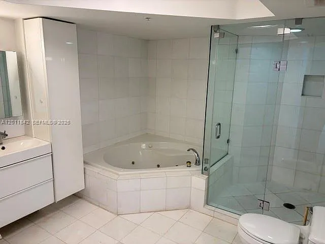 6301 Collins Ave #2203 — Photo 5