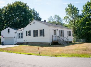 9 Dewey St, Clinton, MA 01510
