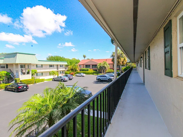 600 Valley Stream Dr #F9 — Photo 5