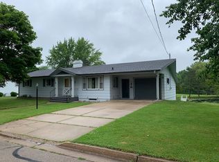 98 Rohrer St, Clintonville, WI 54929