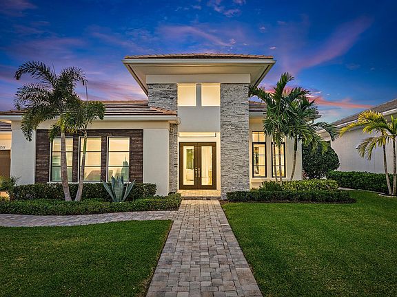 3rd image of 9243 Coral Isles Circle