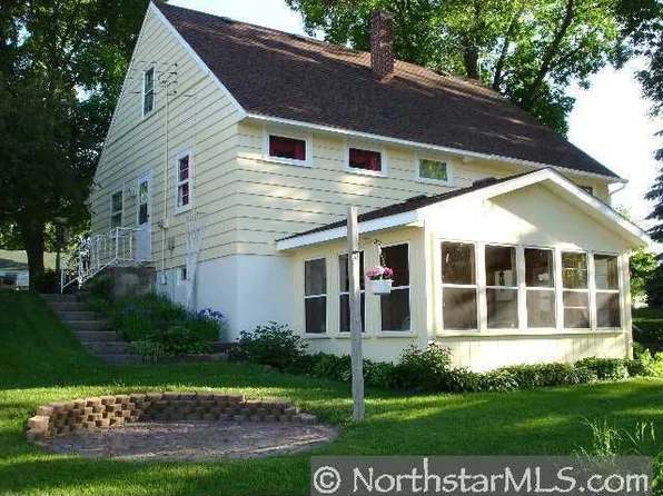 210 Sherman Ave E, Winsted, MN 55395