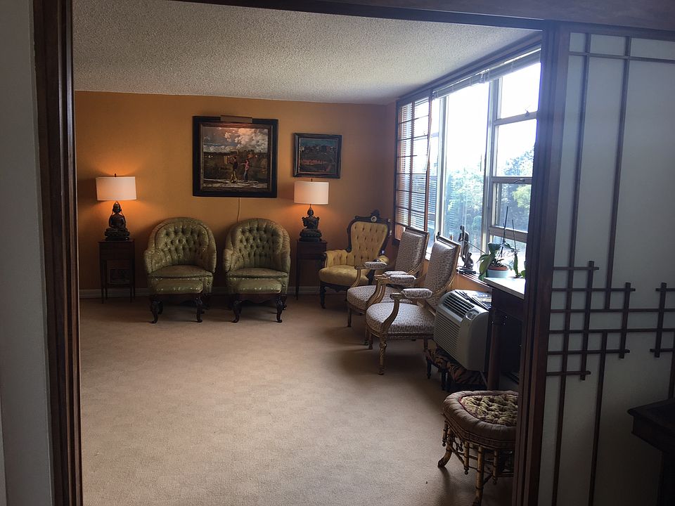1st image of 1030 E Lancaster Ave APT 327