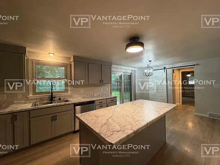1643 Birchwood Dr — Photo 2