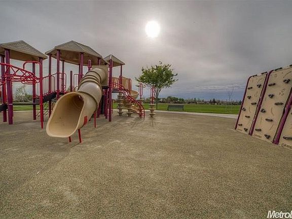 Walk to Community Park