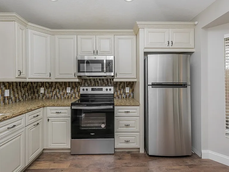 10610 Navigation Dr — Photo 9