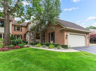 4544 Golf View Dr, Brighton, MI 48116