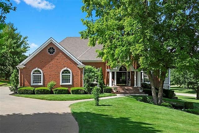 1st image of 27 Court Ln