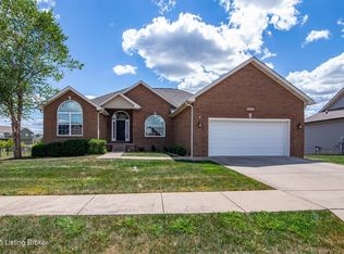 230 Royal Birkdale Ct, Vine Grove, KY 40175