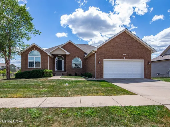 230 Royal Birkdale Ct, Vine Grove, KY 40175