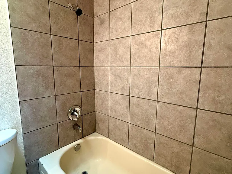 764 Colchester Dr — Photo 21