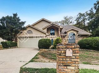1517 Woodvale Dr, Bedford, TX 76021