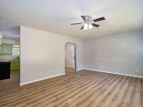 3rd image of 506 Ray St