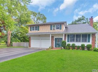 2 Sioux Dr, Commack, NY 11725