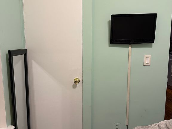 2nd image of 448 E 87th St APT 1B