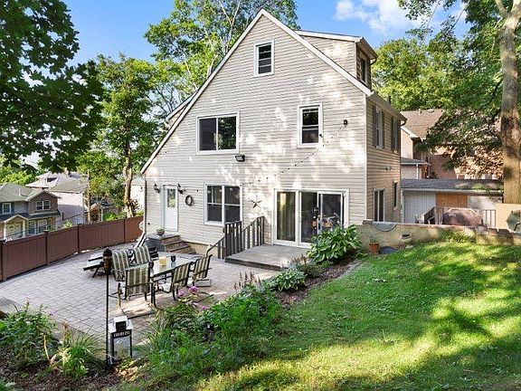 5th image of 16 Cassidy Pl