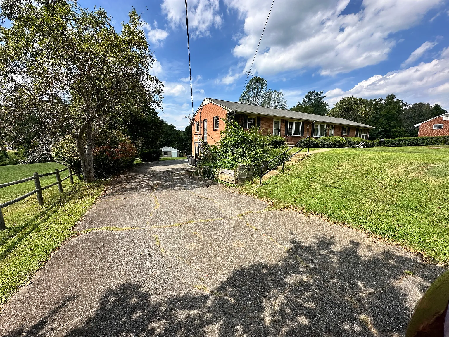 2 bed, 864 sqft, $925 — Photo 1