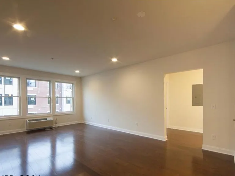 230 Walker St #1E — Photo 3