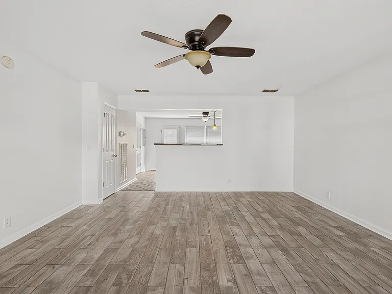 407 Arapaho Dr — Photo 6