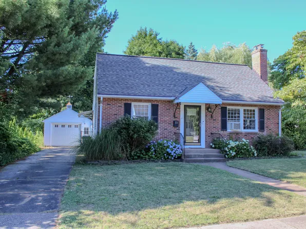 211 High Street, Manchester, CT 06040