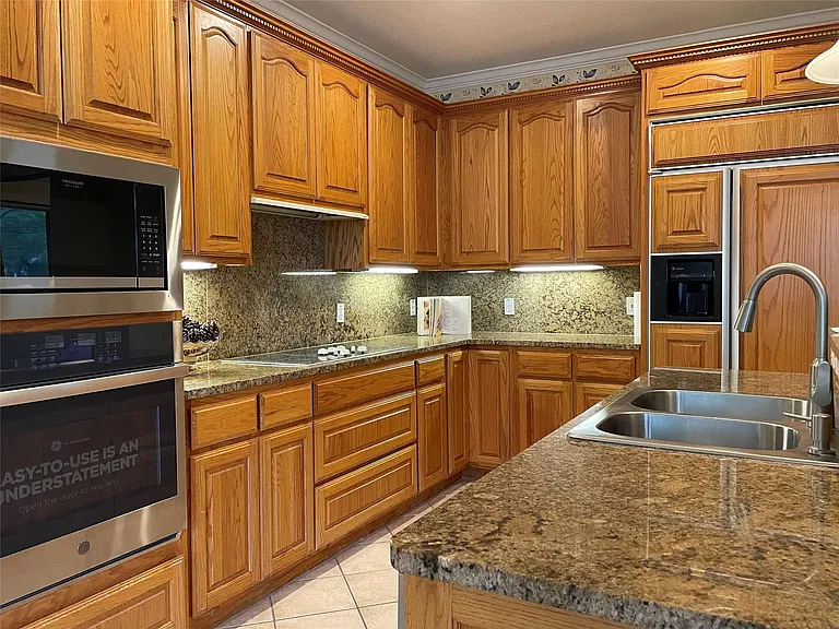 120 W Brazos Dr — Photo 9