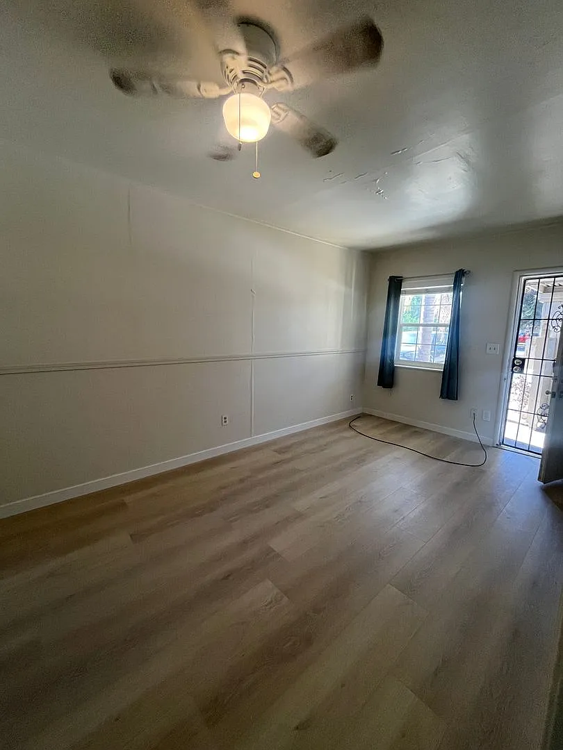 630 Frontage Rd — Photo 2