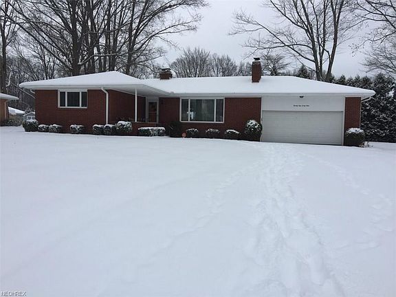 2nd image of 2949 Hoffman Cres