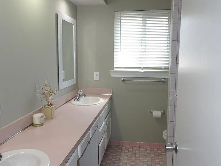 32106 Gainsborough Dr — Photo 12