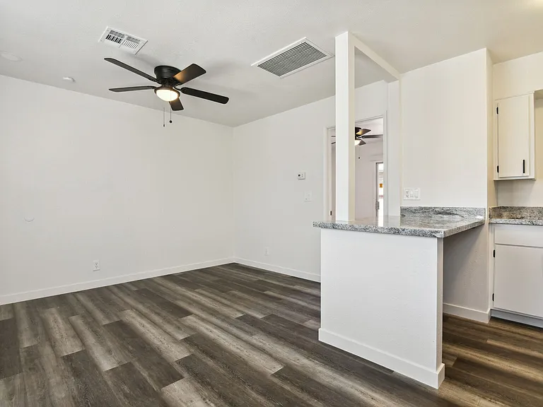 2209 S Granada Dr #C — Photo 2