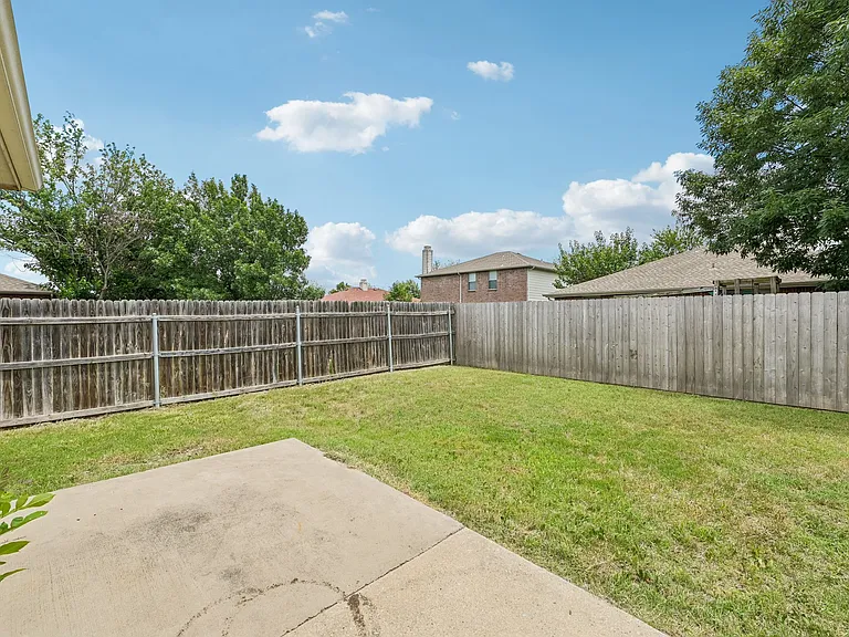1612 Fieldstone Dr — Photo 22
