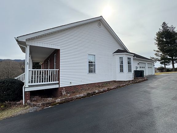 4th image of 177 Bland St