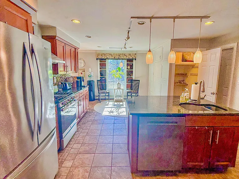 5 Endicott Rd — Photo 8