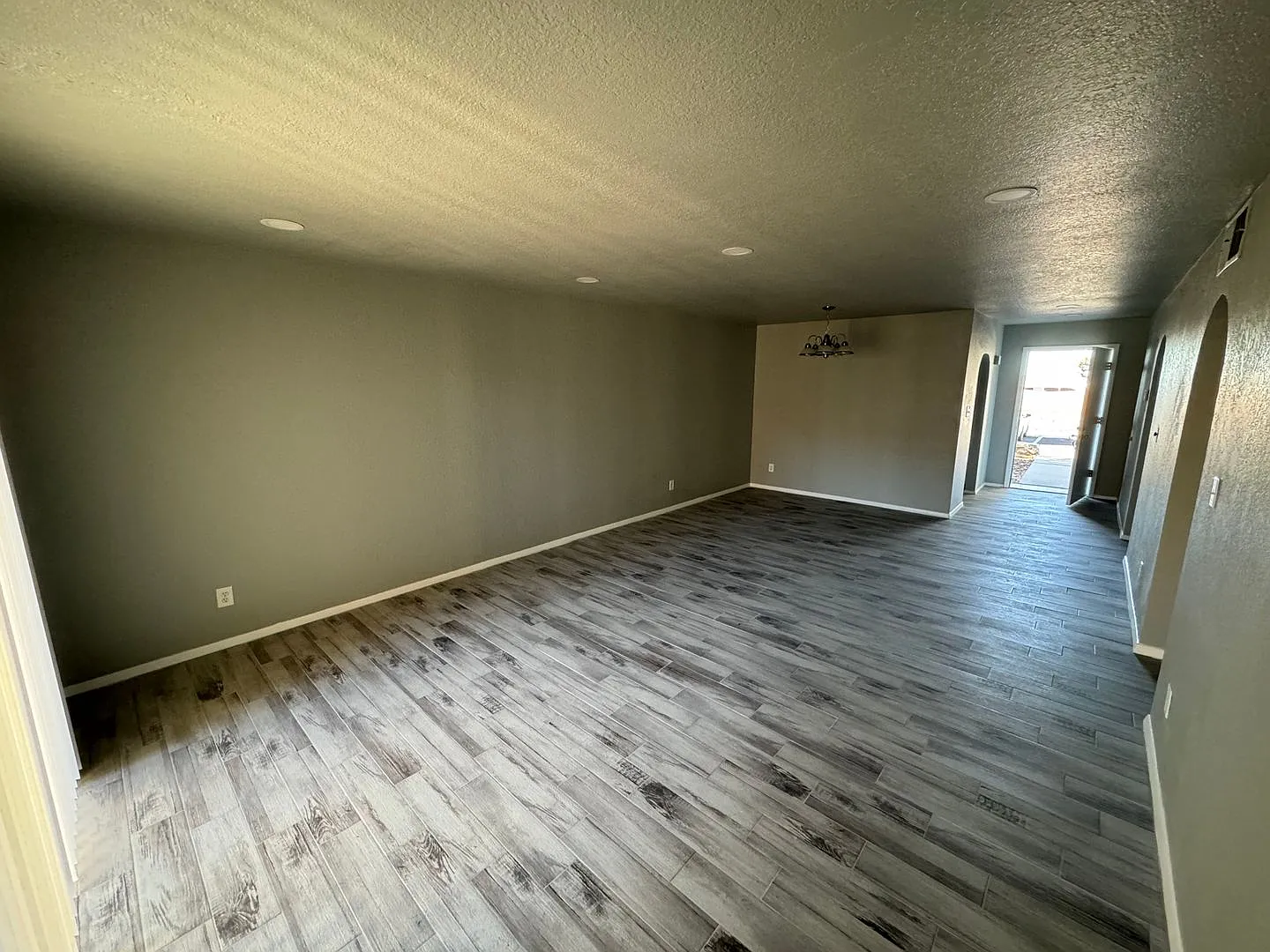 2 Bedroom Apartment! — Photo 3