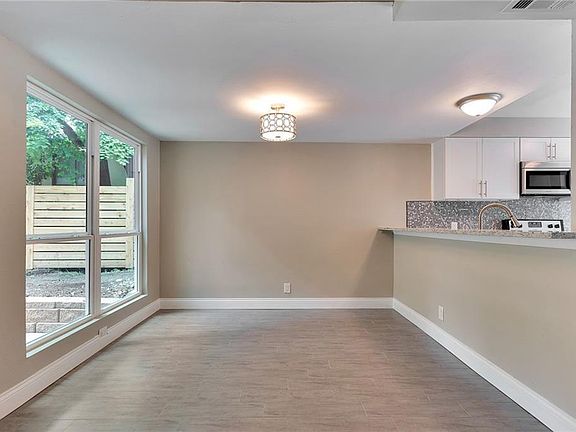5th image of 2706 Mulford Cv #A