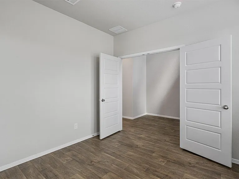 621 Running Creek Dr — Photo 5