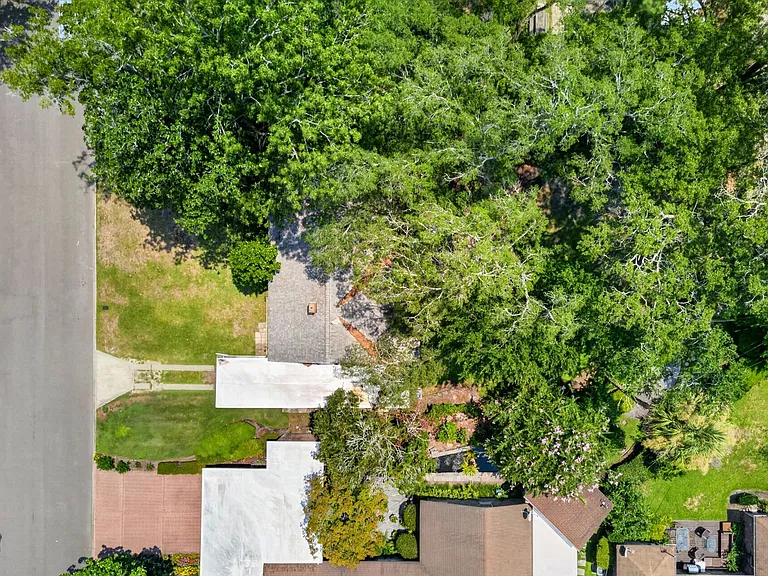 137 Brandywine Rd — Photo 39