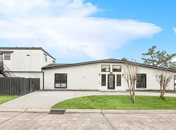 2nd image of 4200 Lake Villa Dr
