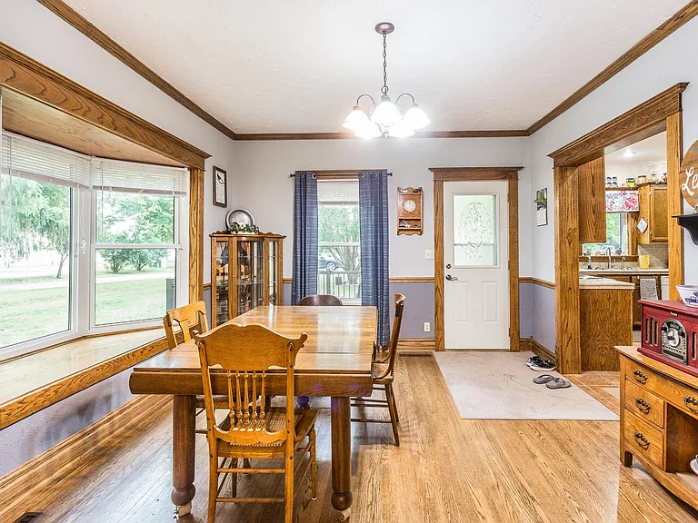 417 Valley Dr — Photo 4
