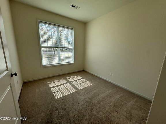 4th image of 49 Dresser Ln