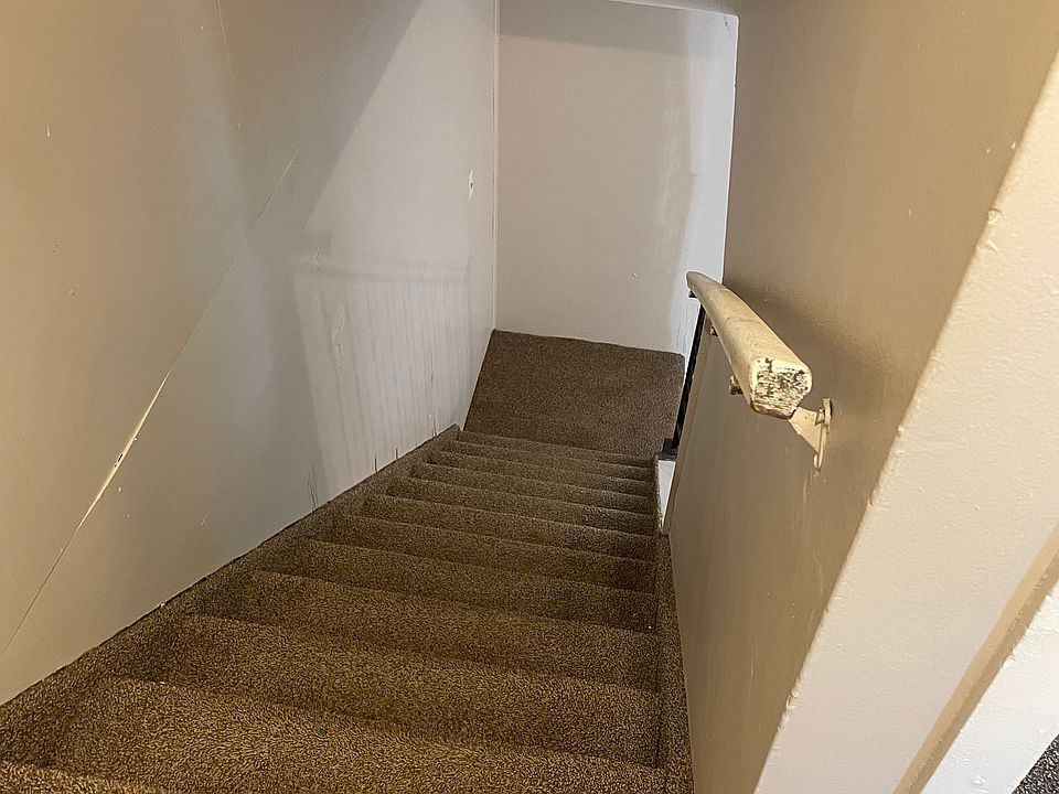 2nd image of 33569 Berville Ct