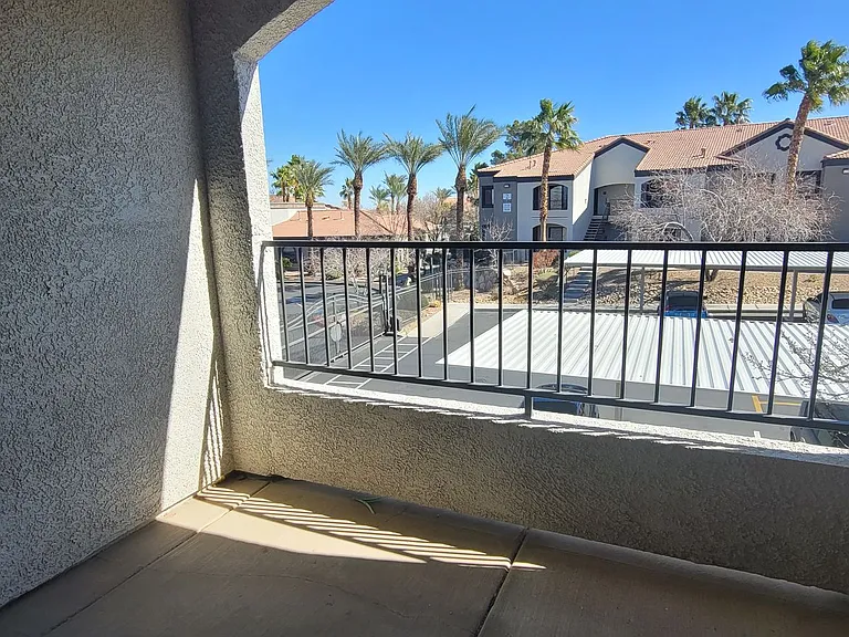 950 Seven Hills Dr #122 — Photo 12