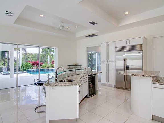 4th image of 362 Michelangelo Dr