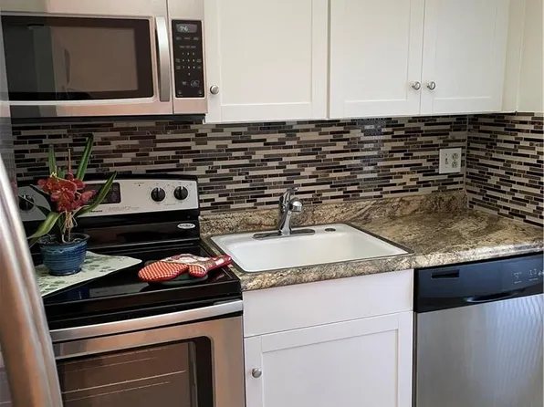 2050 NE 39 Street #209 N, Lighthouse Point, FL 33064