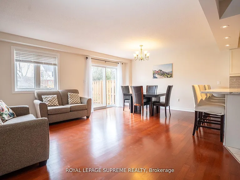 31 1/2 Thorold Rd E — Photo 6