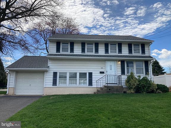 2nd image of 25 Mallory Way
