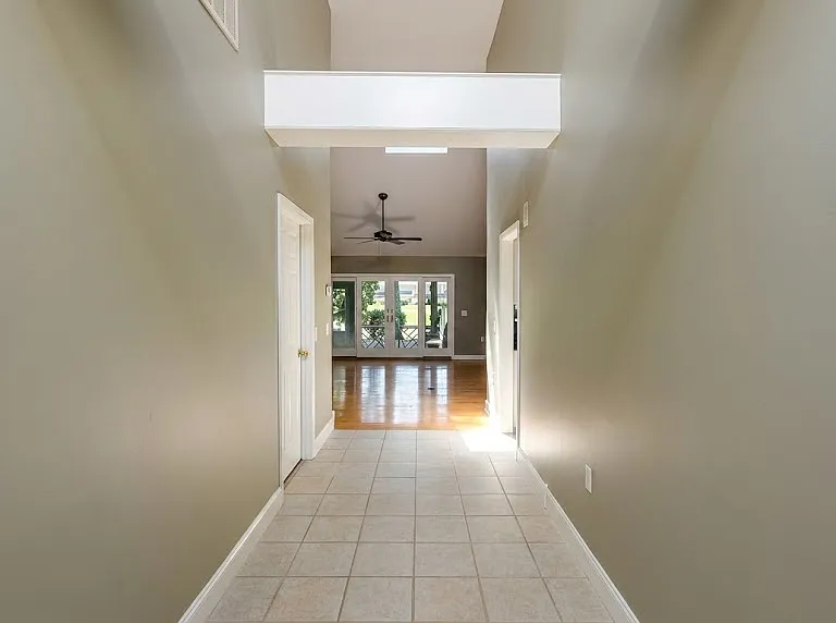 1305 Rowland Dr — Photo 3