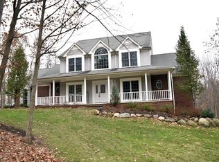 9835 Campton Ridge Dr, Chardon, OH 44024